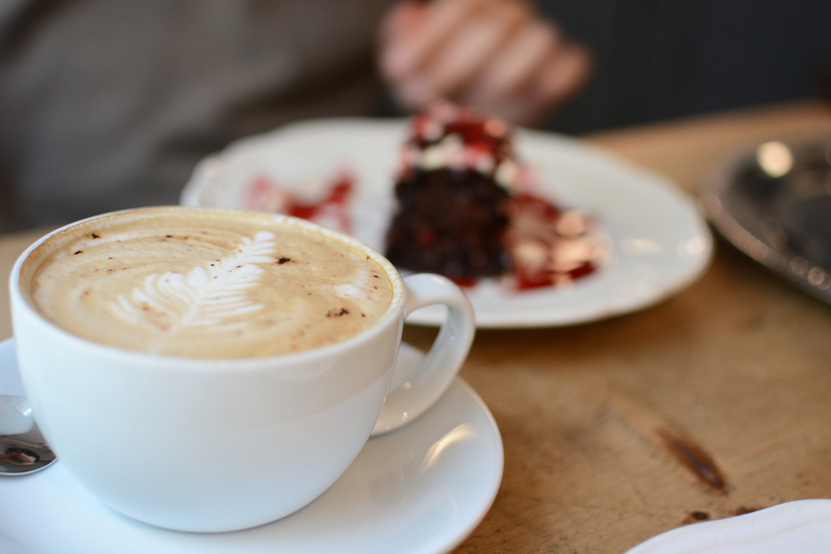 Pure Living Bakery: Coffee | Pixi mit Milch