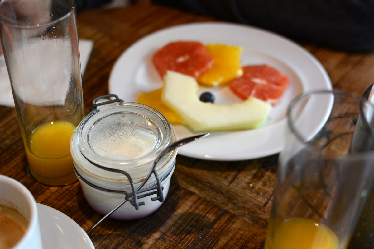 Breakfast im Loft Hotel in Bratislava | Pixi mit Milch