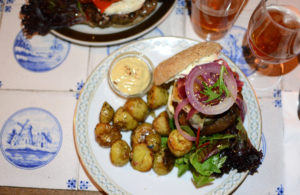 Kalaset Copenhagen: Veggie-Burger | Pixi mit Milch
