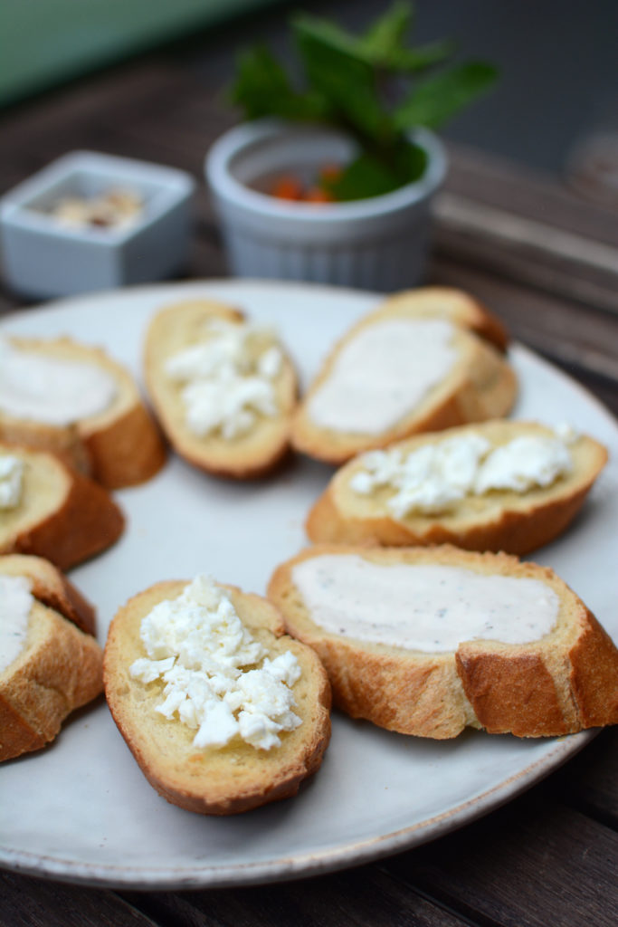 Rezept: Zweierlei fruchtige Crostini - Pixi mit Milch