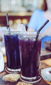 Khunchurn Butterfly Pea Tea | Pixi mit Milch