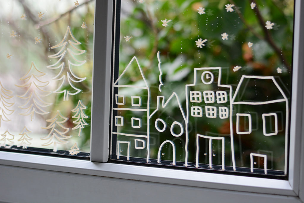 DIY Fenster weihnachtlich bemalen Pixi mit Milch