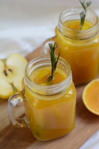 Orangen-Apfel-Punsch: Drink | Pixi mit Milch